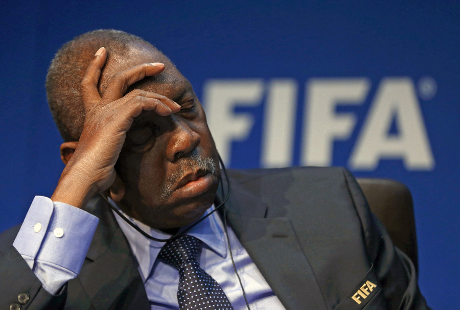 Úradujúci šéf FIFA Hayatou