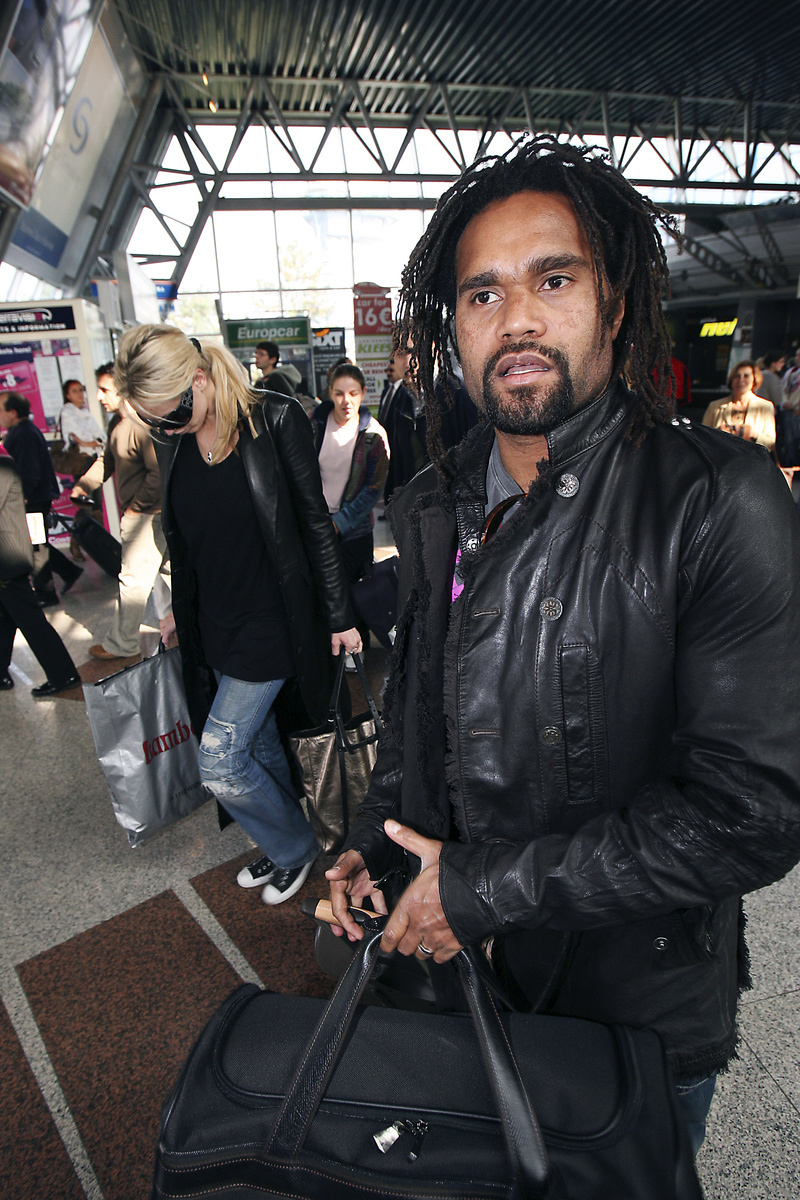 Známy futbalista Christian Karembeu.