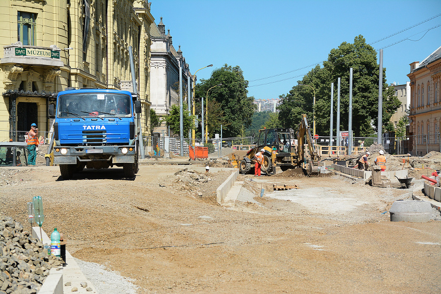 Rekonštrukcia električkových tratí potrvá