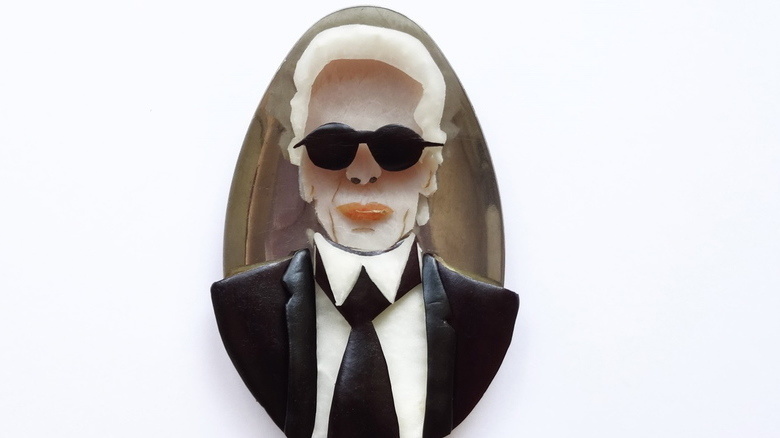 Karl Lagerfeld
Materiál: baklažán, šunka,