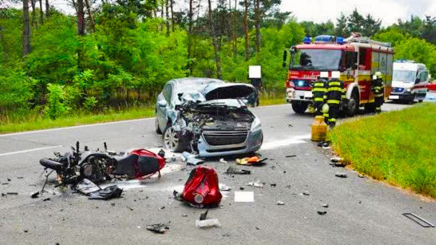 Pri tragédii prišiel o život motorkár Michal († 32).