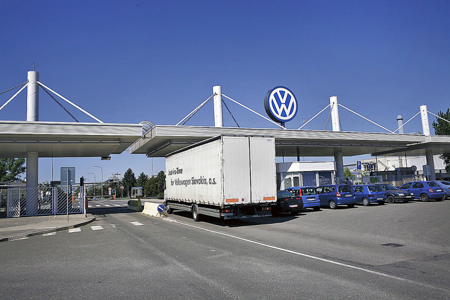 Bratislavský Volkswagen zamestnáva sedemtisíc ľudí.