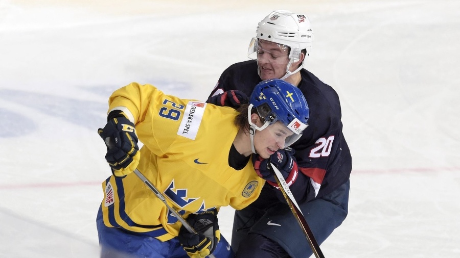 Švédsky hokejista Adrian Kempe