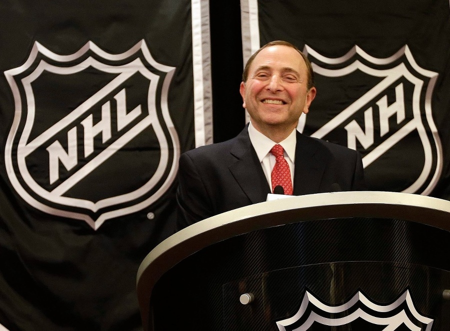 Komisár NHL Gary Bettman