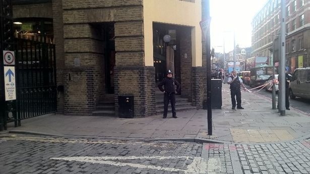 Centrum Londýna museli evakuovať.