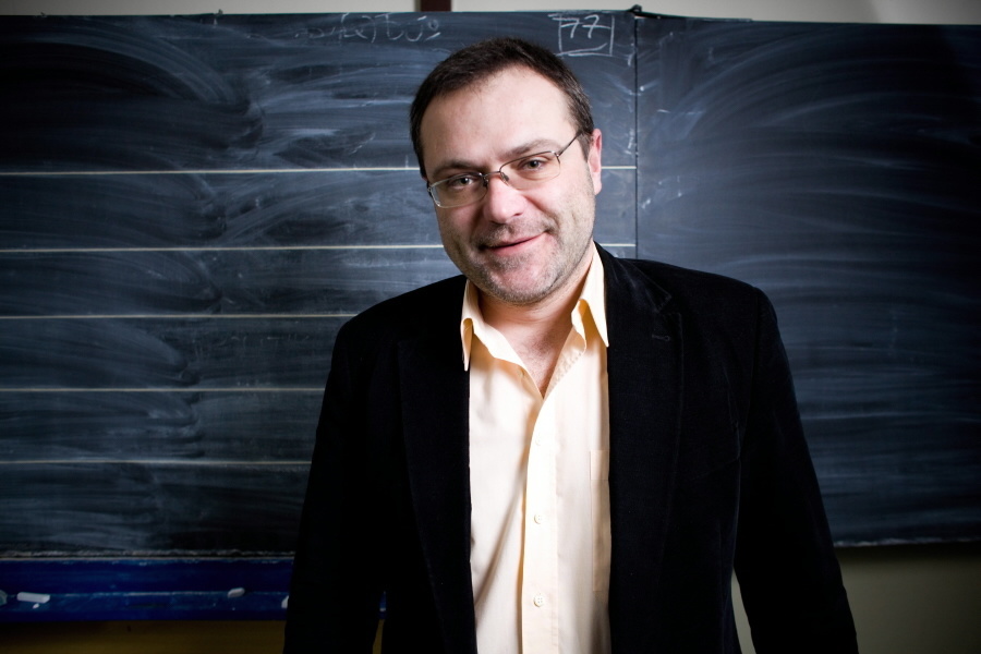 Henrich Krejča vyučuje študentov masmediálnej komunikácie v Trnave.