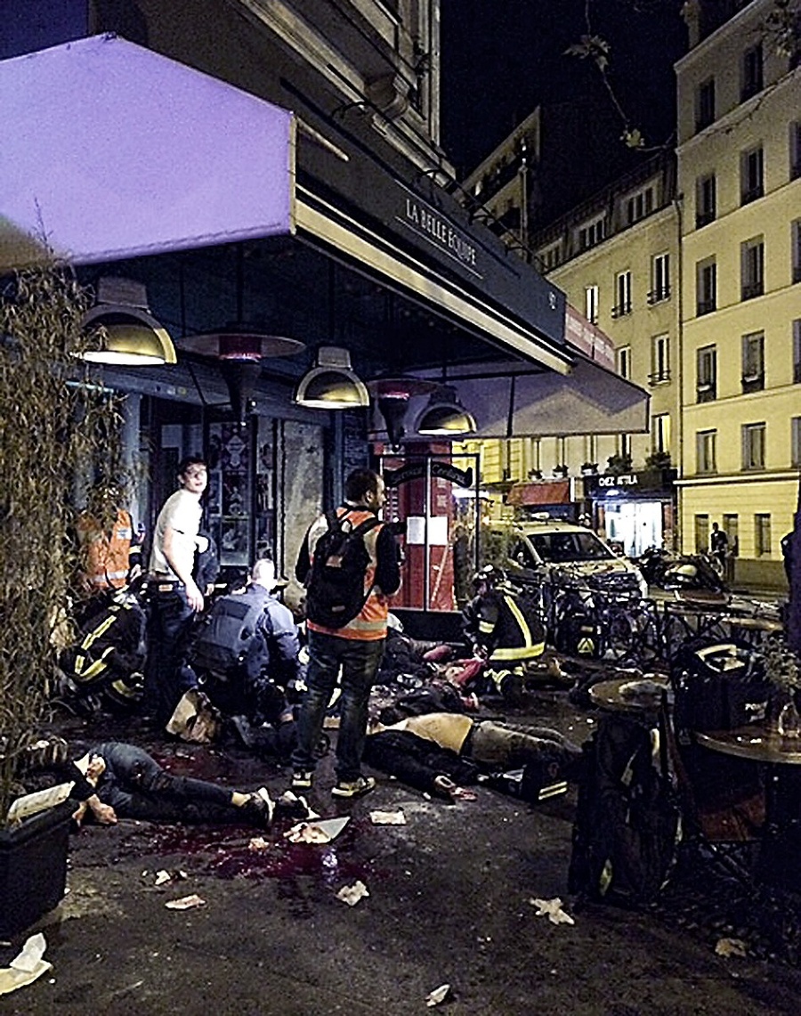 Teror v Paríži pobúril