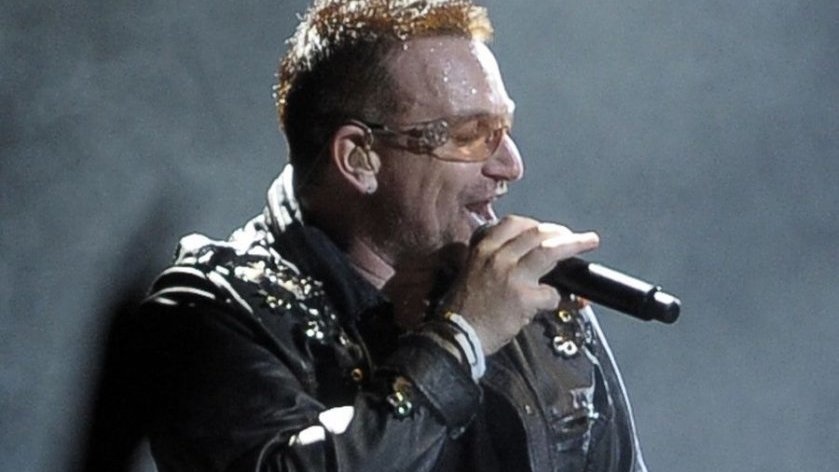 Bono z U2 počas