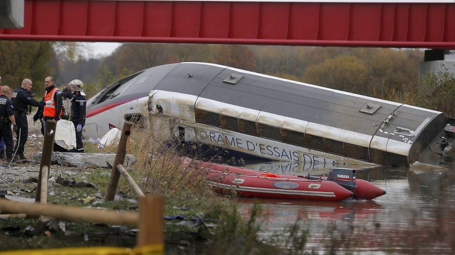 Vykoľajenie rýchlovlaku TGV si