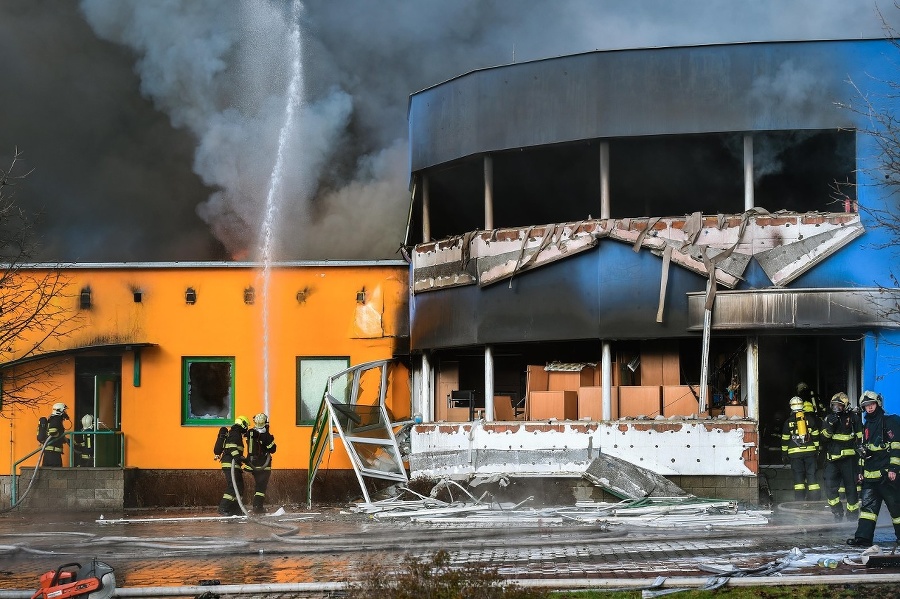 Areál firmy Agba zachvátili