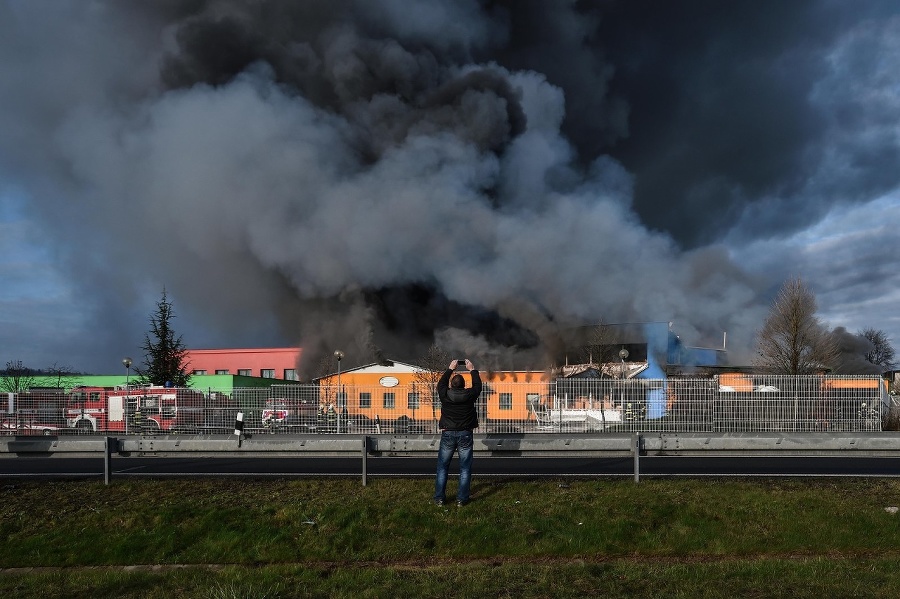 Areál firmy Agba zachvátili