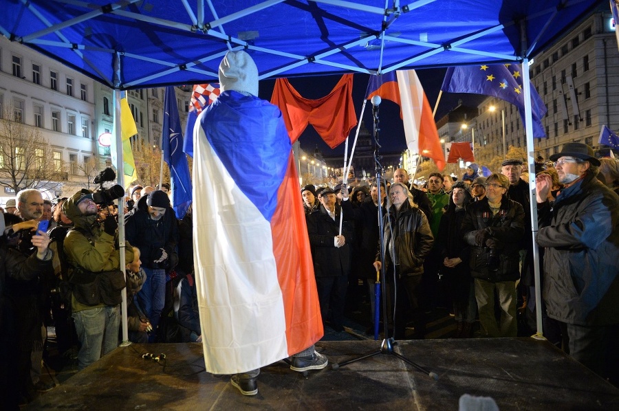 Účastníci pietneho zhromaždenia študentov