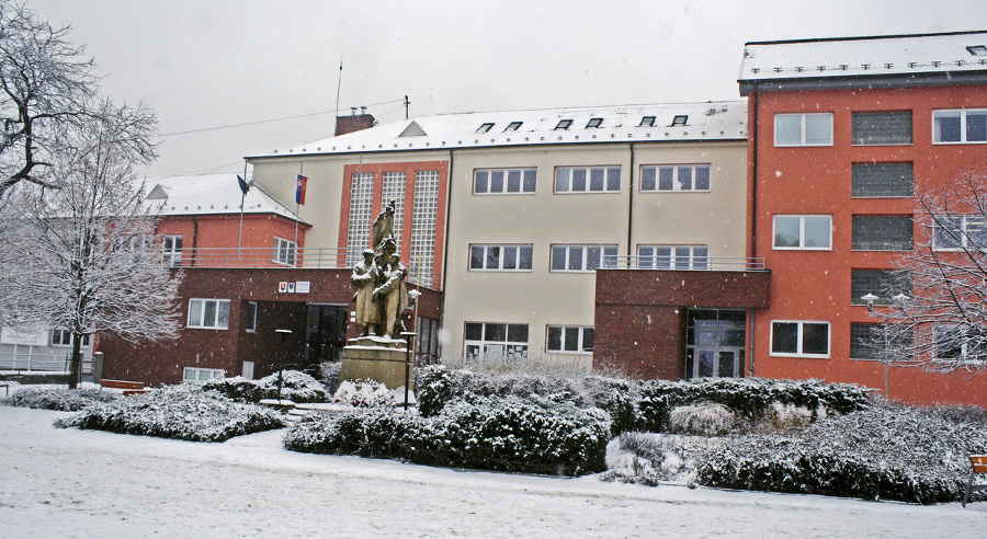 Gymnázium, Ul. 17. novembra, Topoľčany