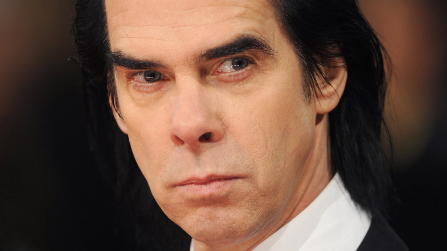 Nick Cave sa musí