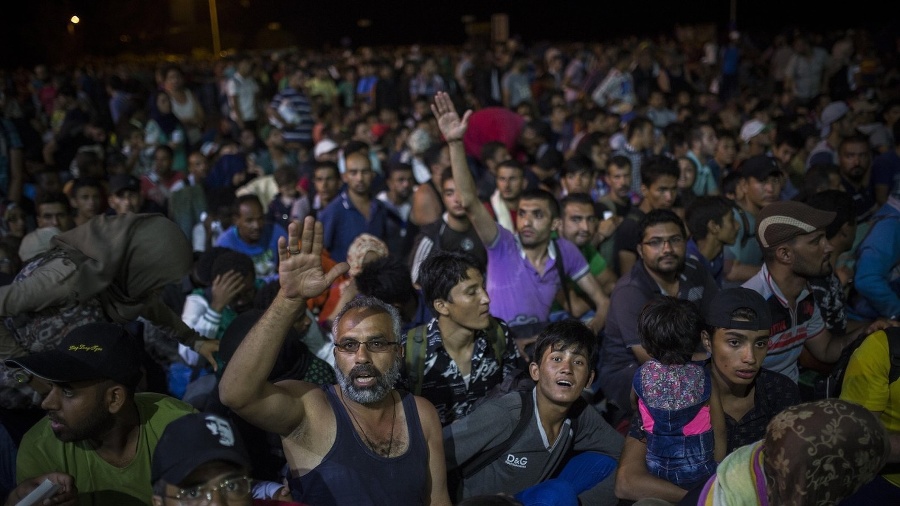 Sýrski utečenci čakajú v