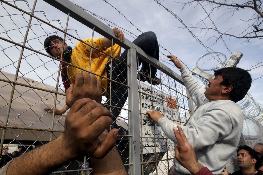 Migranti sa snažia prekročiť