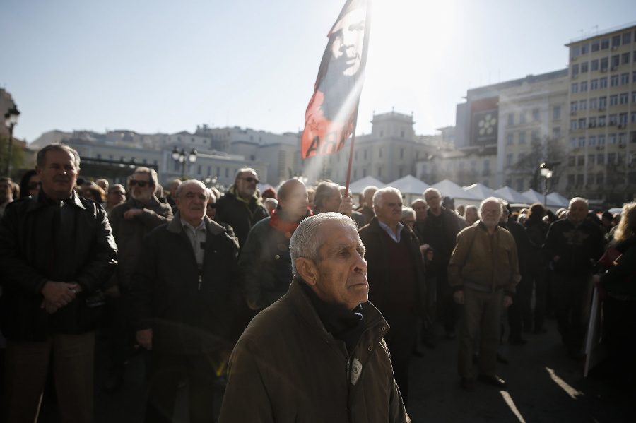 Grécki dôchodcovia počas protestu