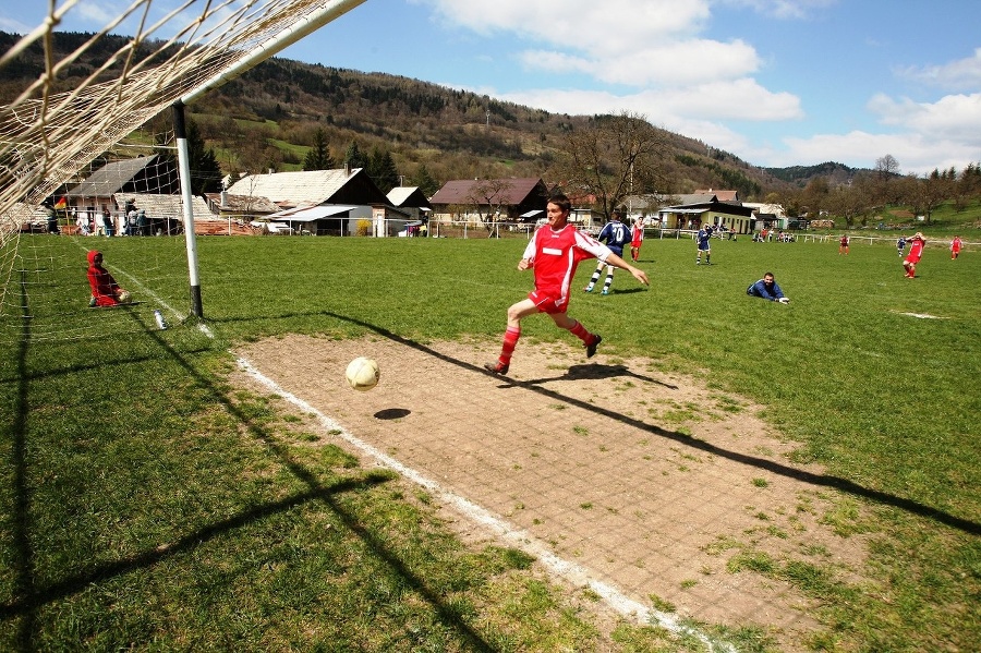 S predposledným Ihráčom vyfasovali výprask 0:7.