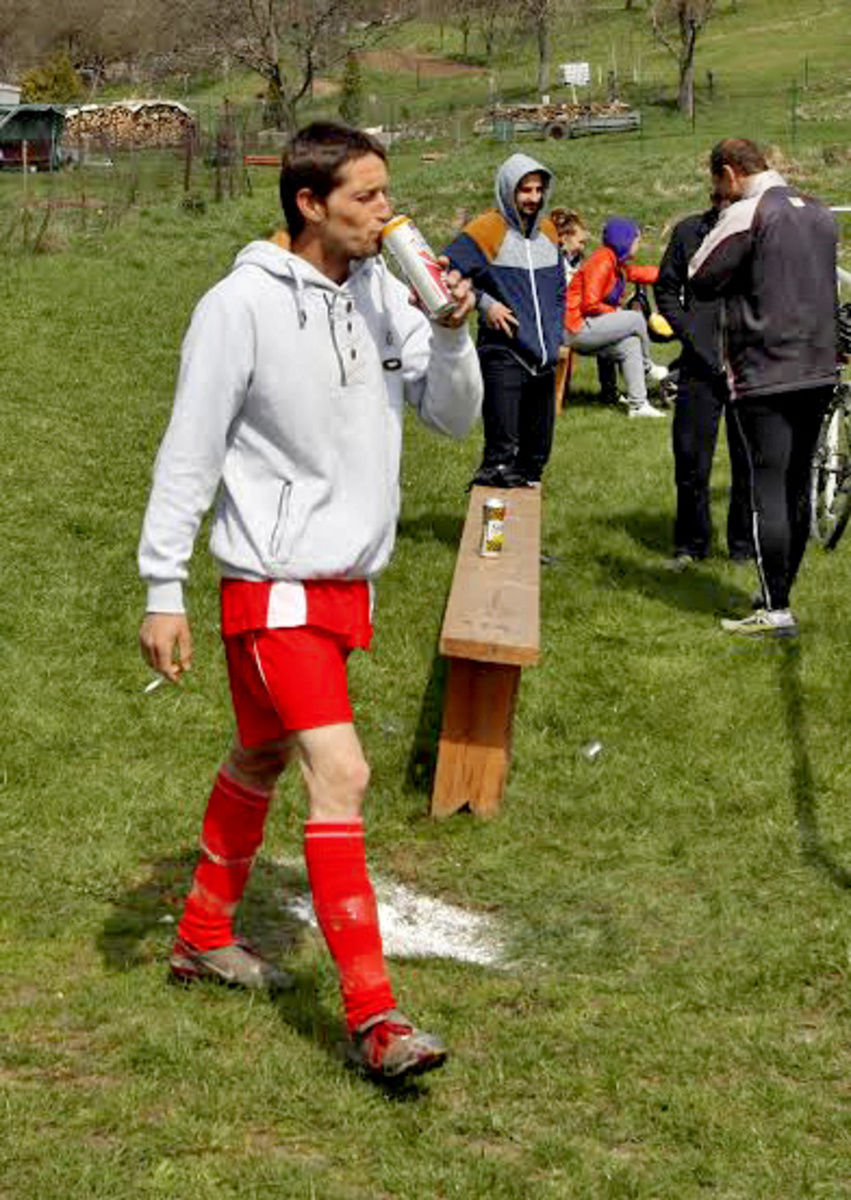 Pivečko a cigaretka taká bola príprava Jakuba Ivaniča na druhý polčas.