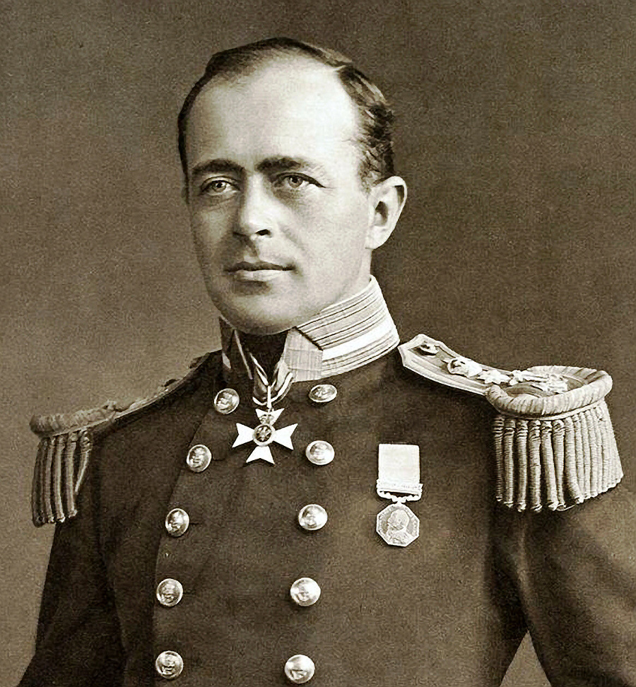 Robert Falcon Scott (†43).