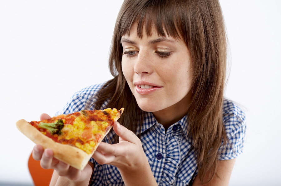 Ako správne držať pizzu?