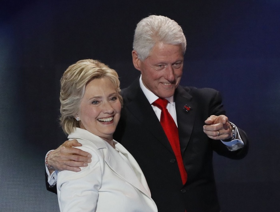 Hillary Clintonová s manželom,