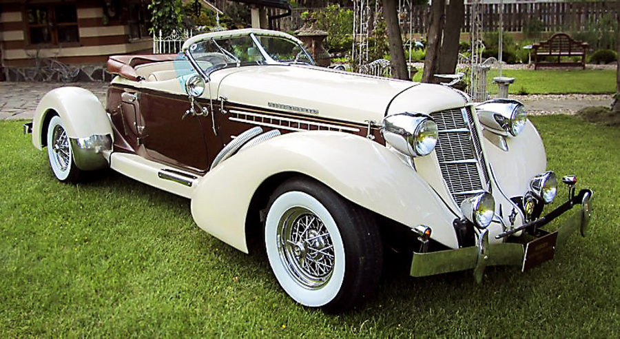 Auburn 851 Speedster, rok výroby: 1968. Cena tohto veterána je 95-tisíc eur.