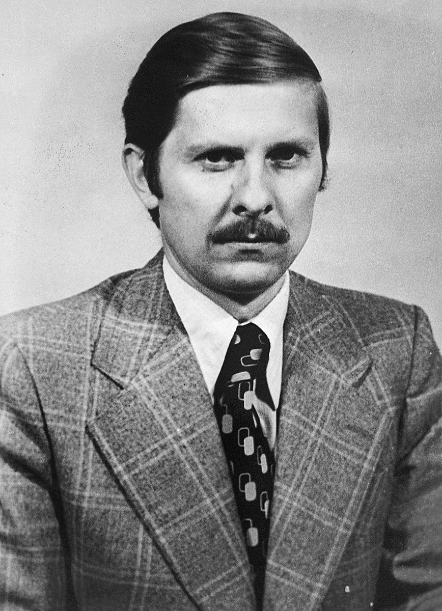 1976 - Bol tajomníkom