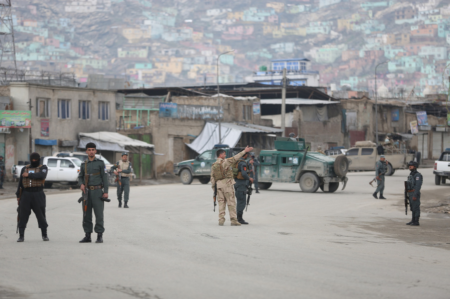 Afganskí policajti pri príchode