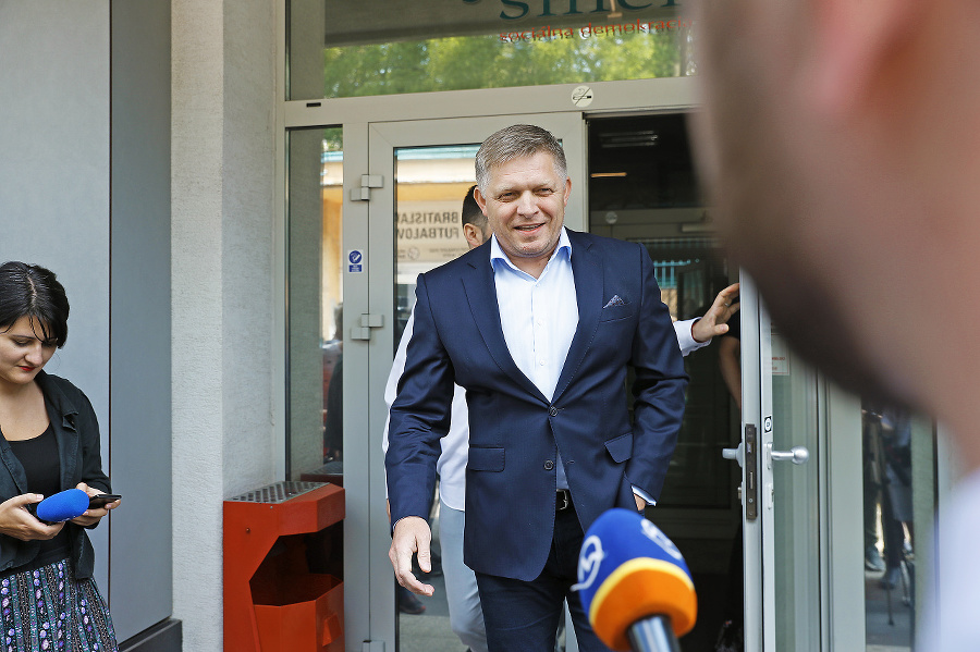 Šéf Smeru potlačil vzburu, ktorá v Smere vypukla počas jeho neprítomnosti.
