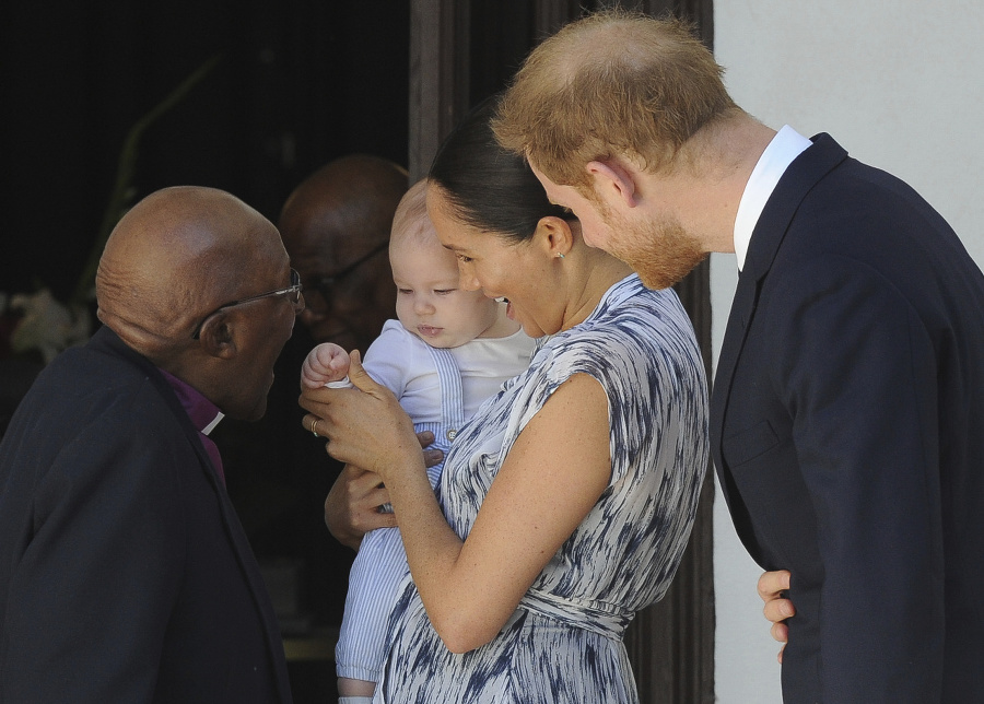 Princ Harry s manželkou Meghan a ich synom Archiem. 