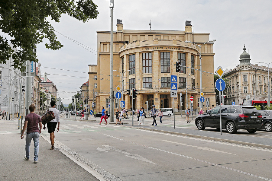 Slovenským univerzitám často vytýkajú