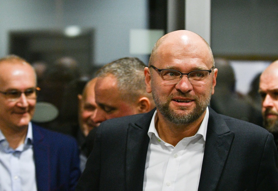 Predseda strany SaS Richard Sulík počas volebnej noci v centrále strany Sloboda a Solidarita (SaS) 
