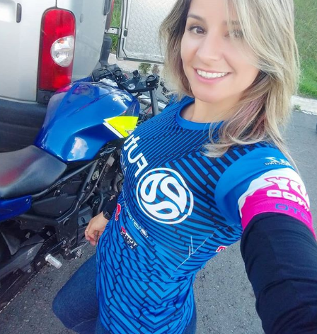 Krásna motocyklistka Indy Muňozová