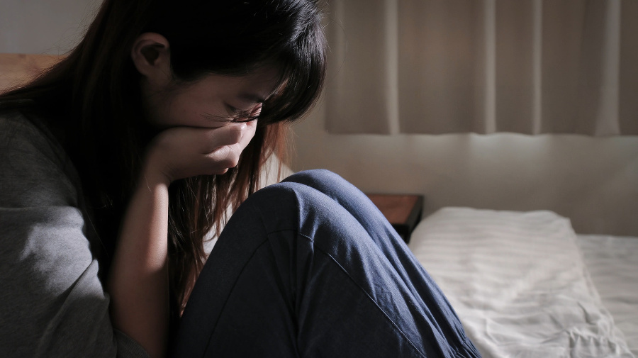woman feel depressed and