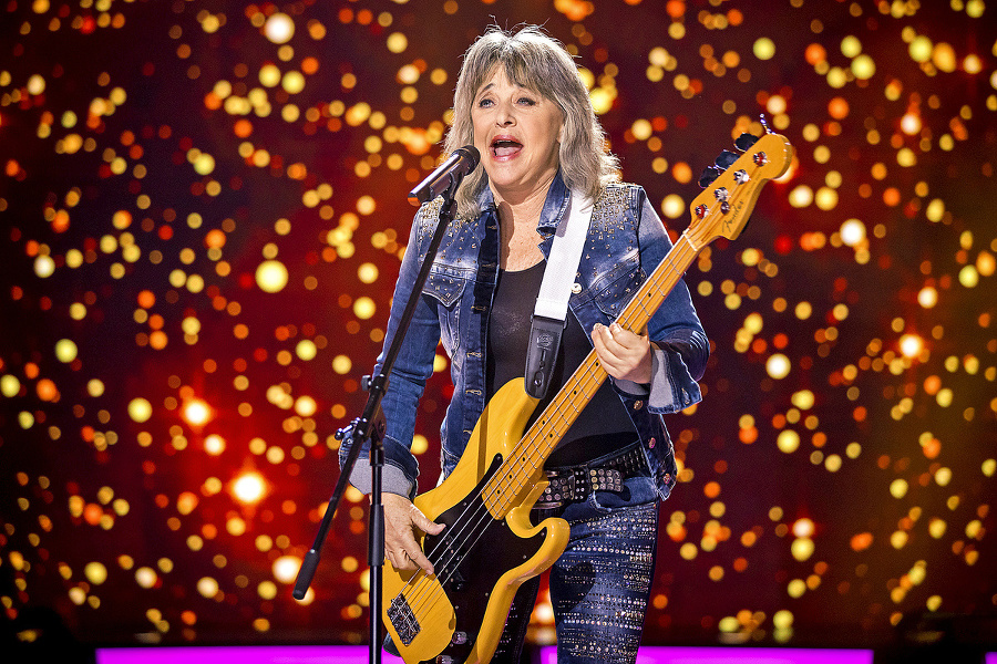 Suzi Quatro rozladil šofér a problémy robila aj s gitarou.