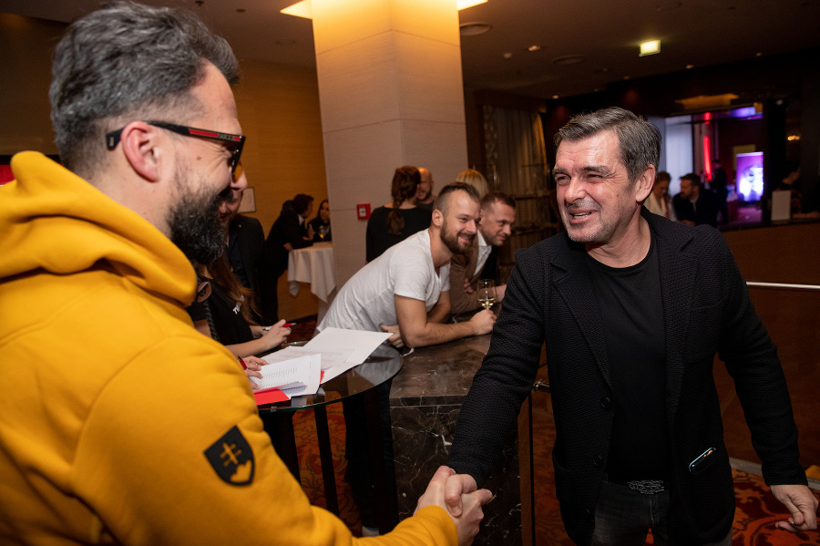Čekovský s Kočišom, v pozadí Dóza s Gáboríkom.