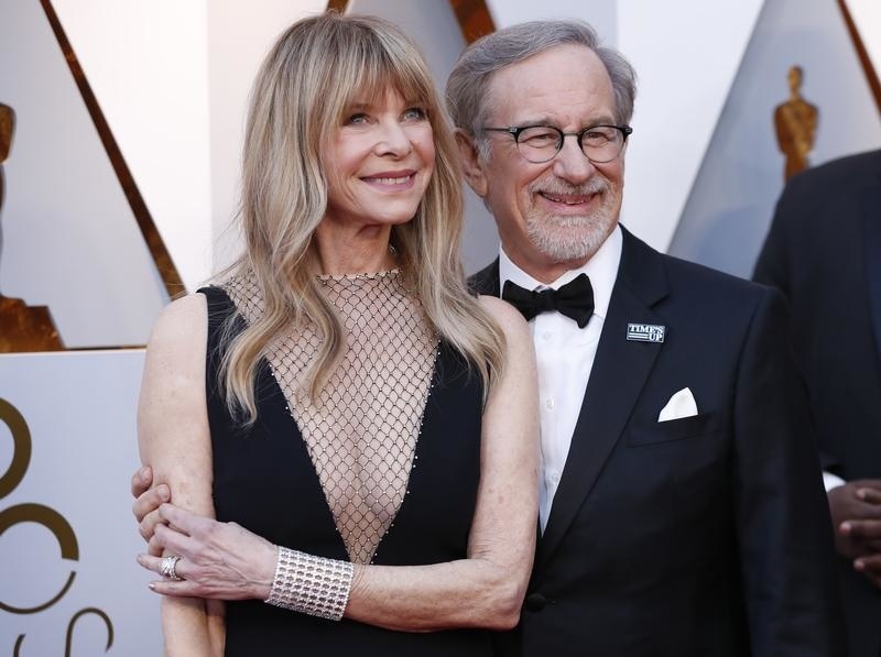 Steven Spielberg s manželkou