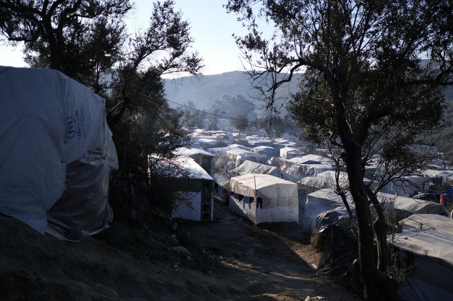 Utečenecký tábor na ostrove