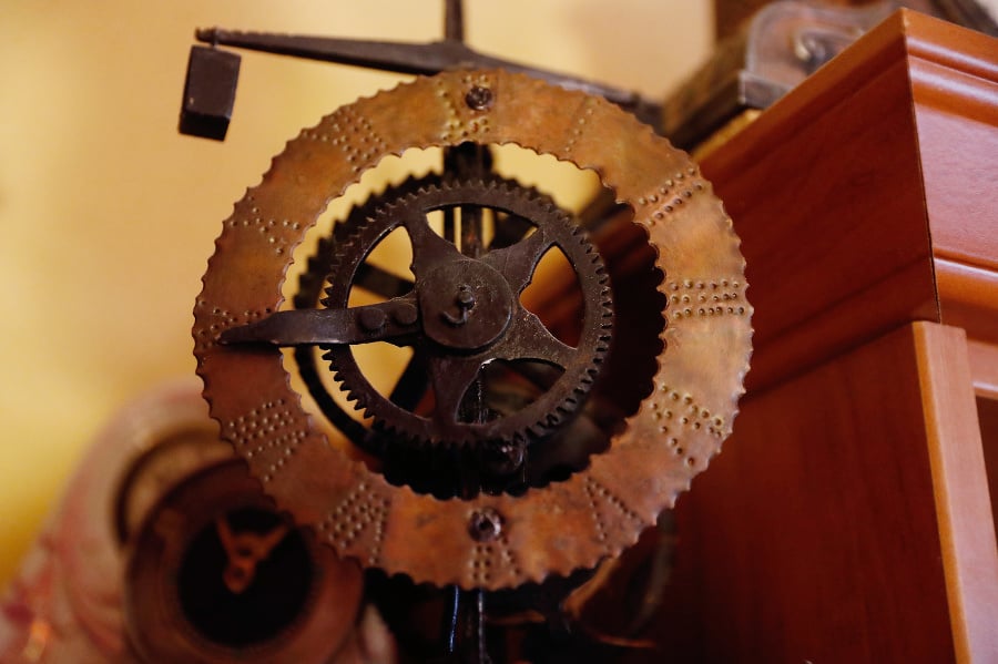 Replika: Prvé mechanické hodiny