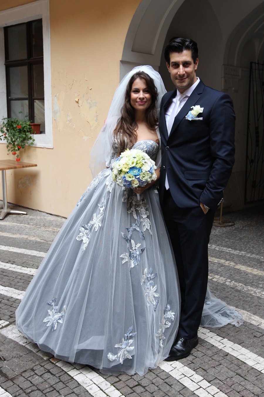 Už sú svoji: Kristína a Tomáš sa zosobášili v sobotu popoludní v bratislavskom Zičiho paláci.
