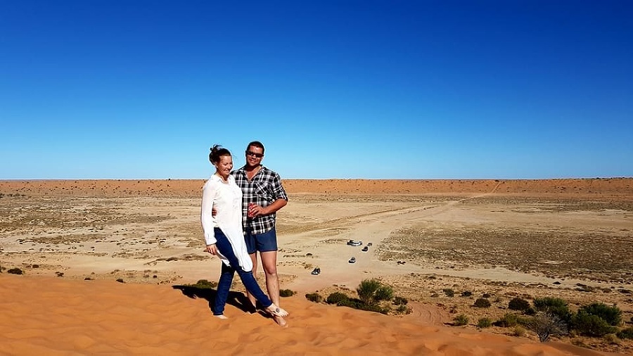 Manželia cestovali po austrálskej