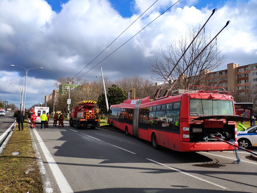 V bratislavskej mestskej časti Vrakuňa došlo k nehode.