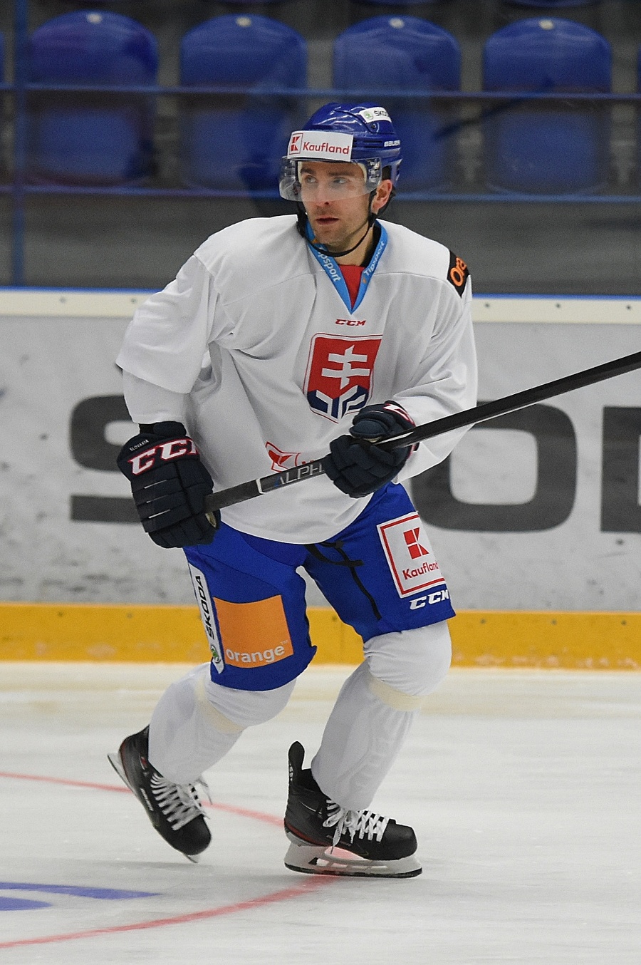Hráč slovenskej hokejovej reprezentácie Dominik Graňák na úvodnom tréningu pred turnajom Kaufland cup 2020 v Poprade.