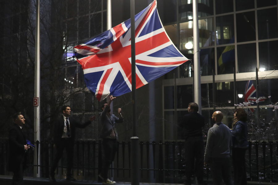 Britské vlajky nahradia vlajky