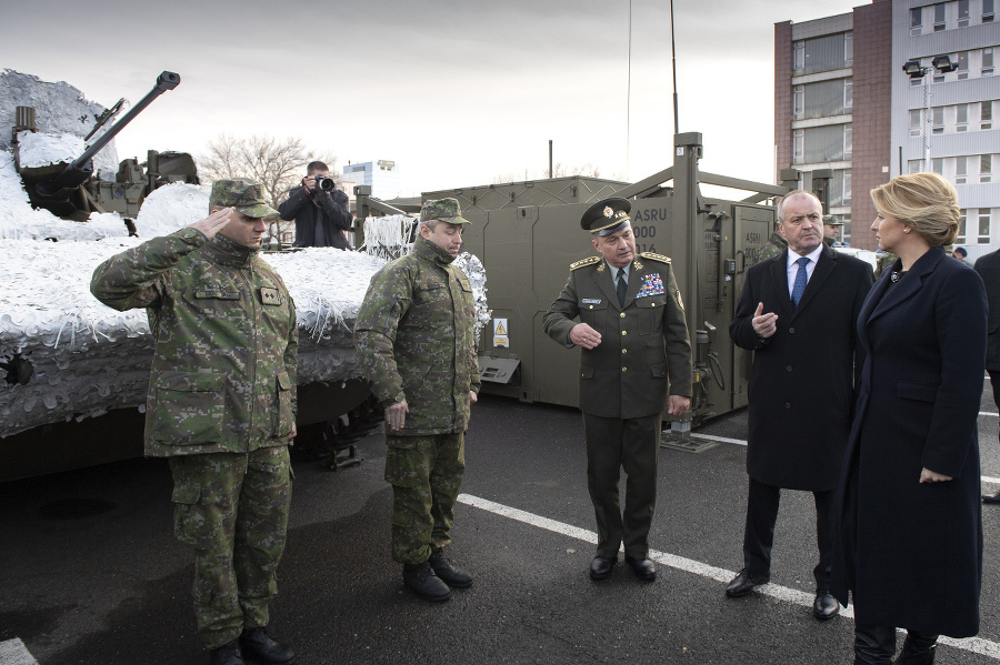 Prezidentka s ministrom obrany