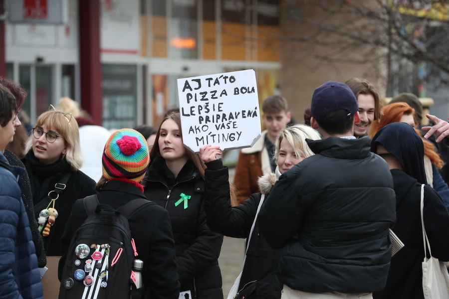 Na protest prišli najmä