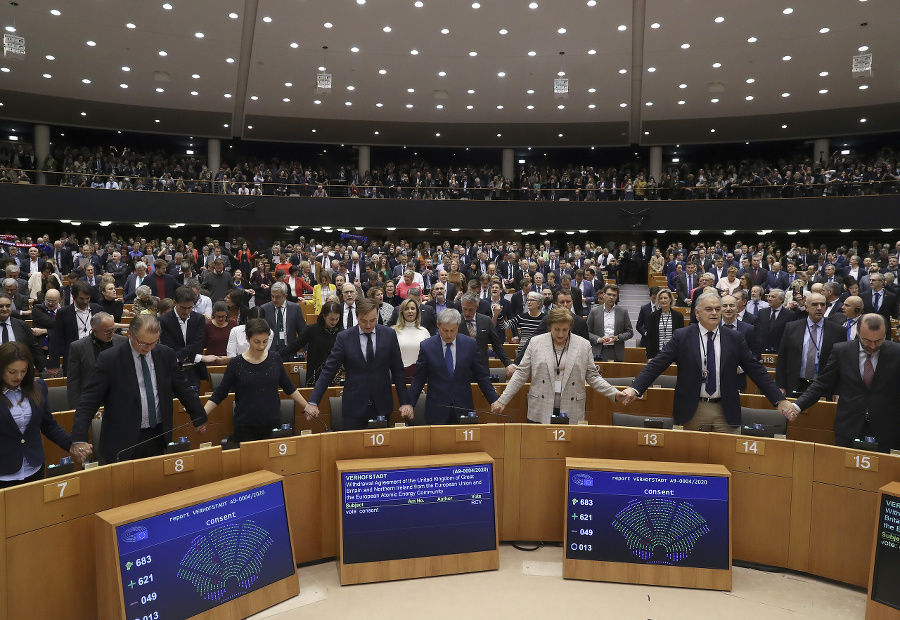 Poslanci Európskeho parlamentu sa