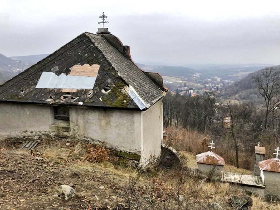 Deravá strecha: Pohľad na