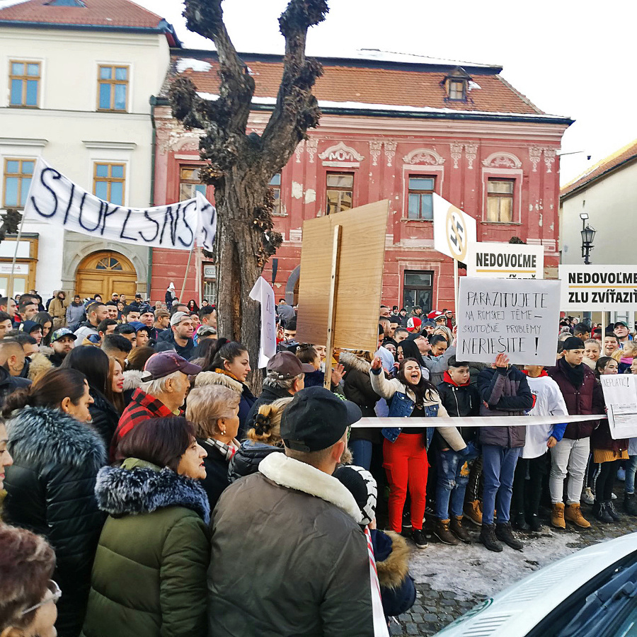 Takto protestujúci prečíslili účastníkov mítingu kotlebovcov.